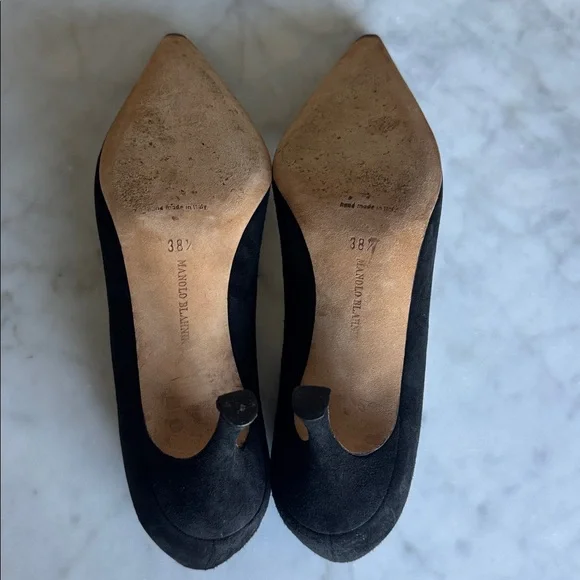 Manolo Blahnik black suede pumps 38.5 - Picture 5 of 8
